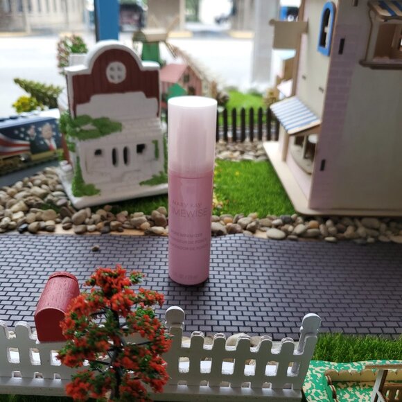 Mary Kay TimeWise Pore Minimizer - Picture 6 of 7